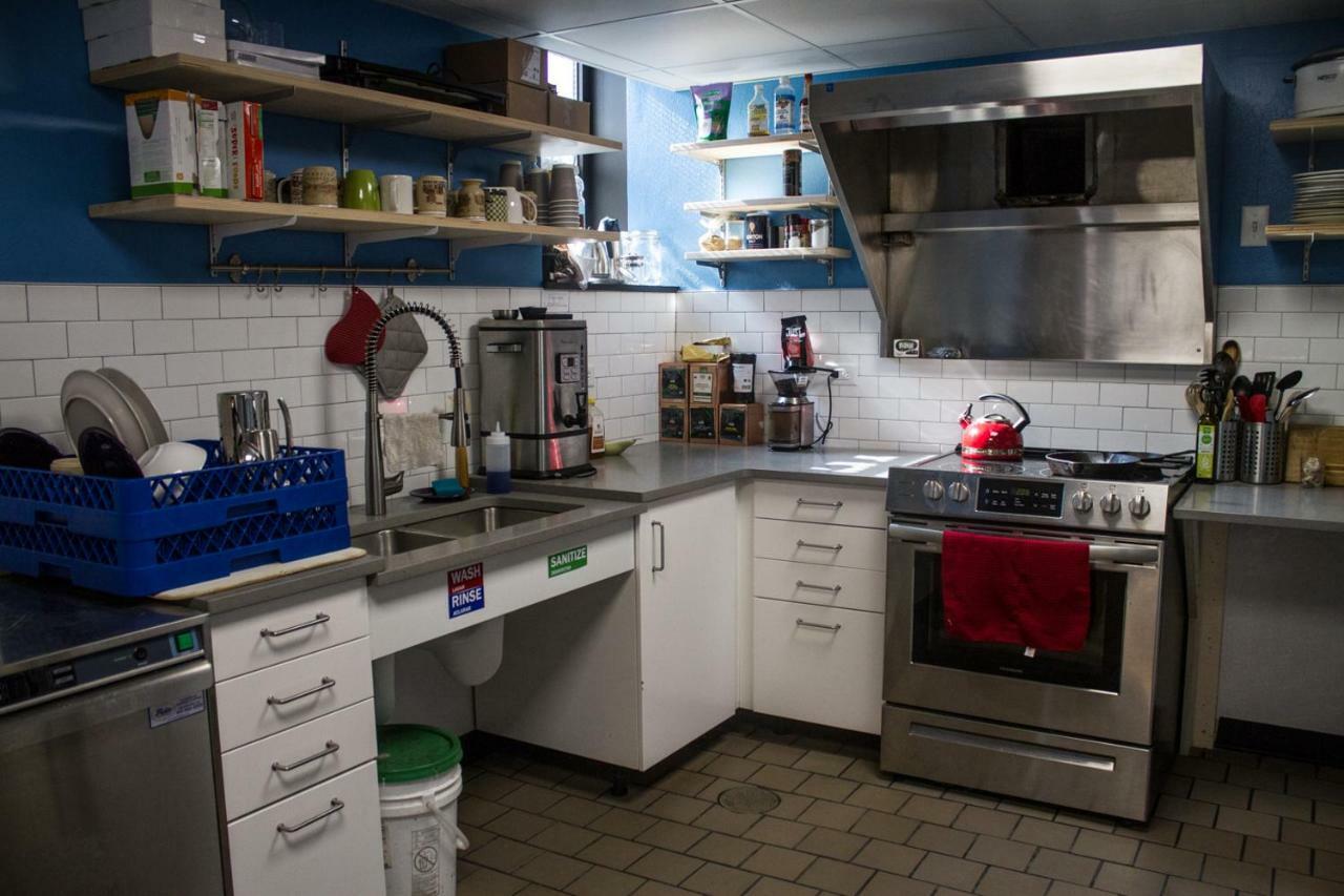 Cream City Hostel Милуоки Экстерьер фото