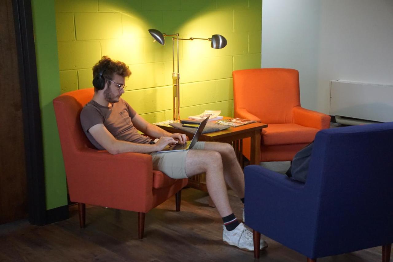 Cream City Hostel Милуоки Экстерьер фото