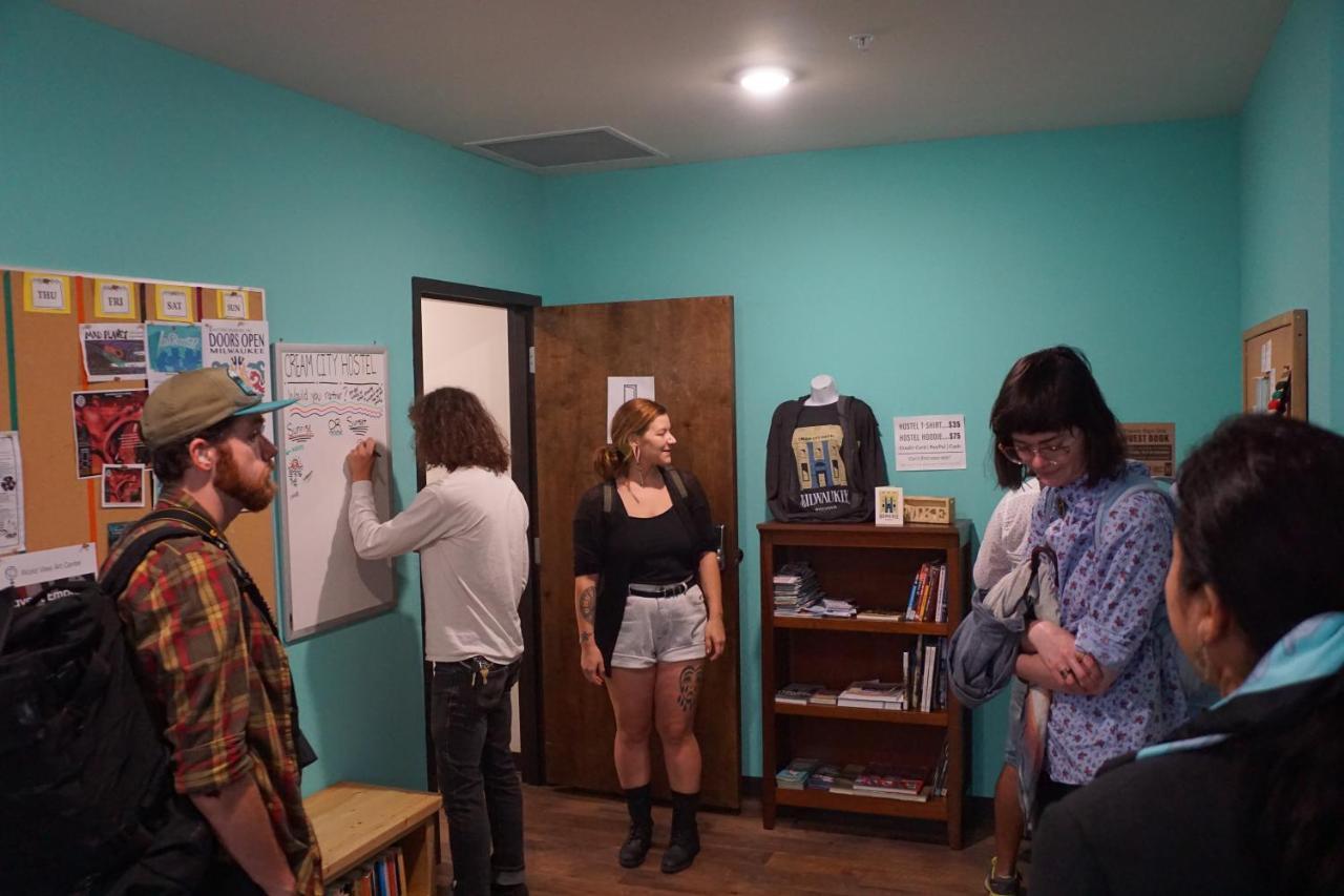 Cream City Hostel Милуоки Экстерьер фото